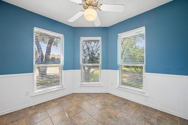 Building Photo - 4203 Meadow Ridge Dr