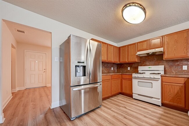 Building Photo - 7218 Fox Cub Ln