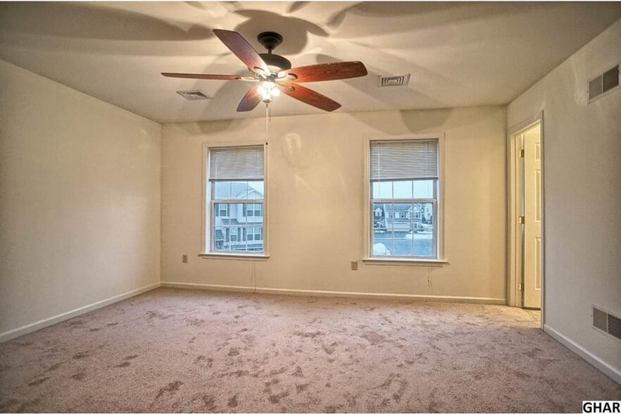 Building Photo - 479 Waterleaf Court
