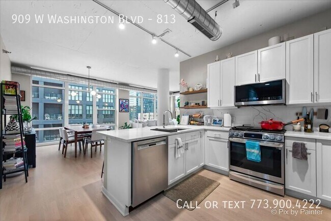Building Photo - 909 W Washington Blvd