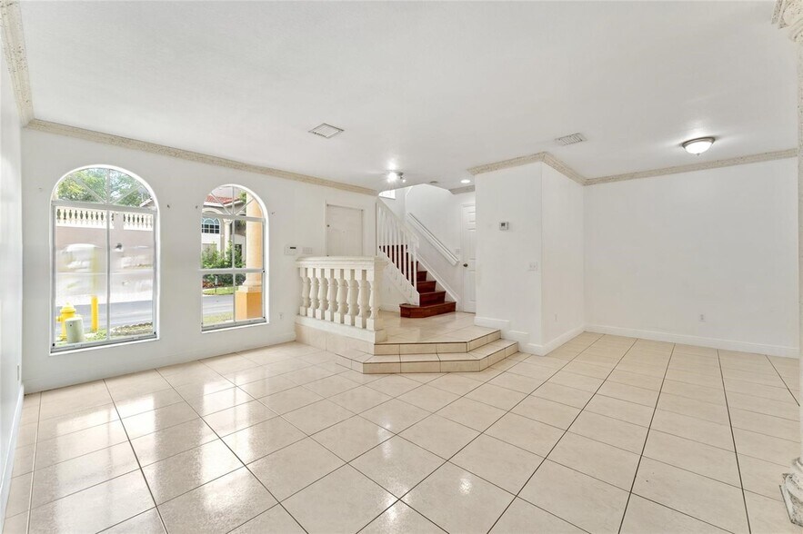 Building Photo - 10819 NW 51st Ln