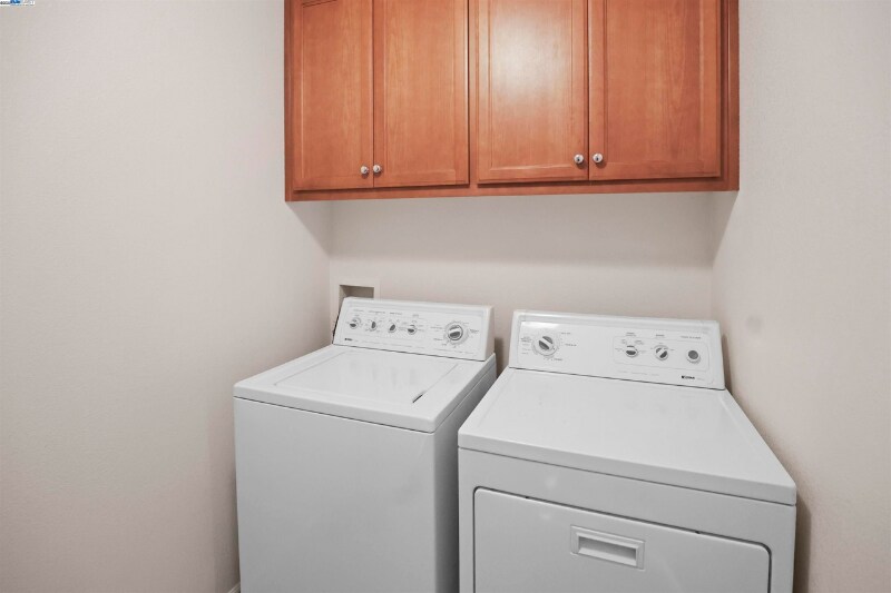 Building Photo - 2821 Lemon Common