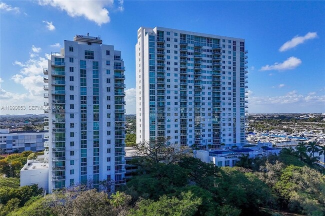 Building Photo - 1861 NW S River Dr