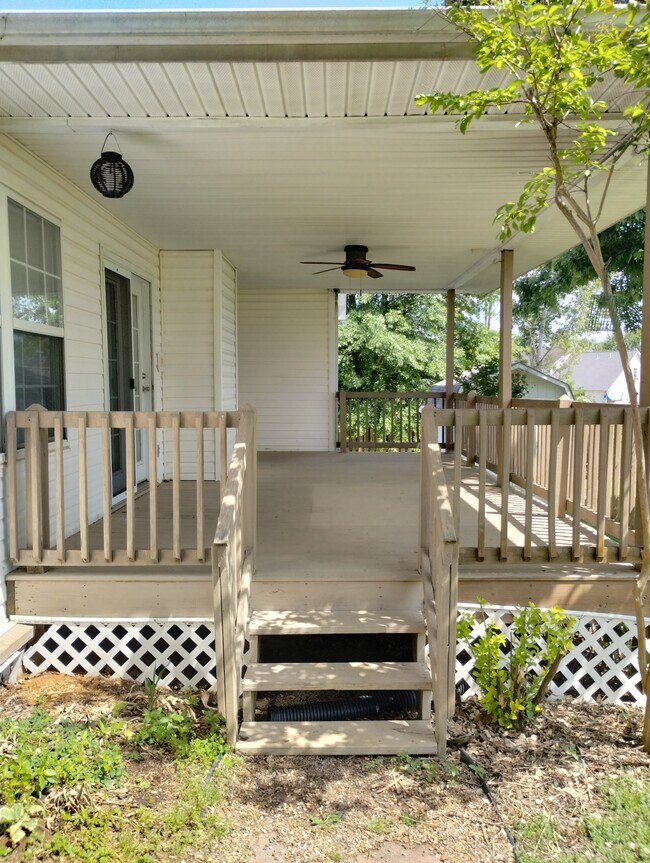 Building Photo - 688 Almondwood Pl