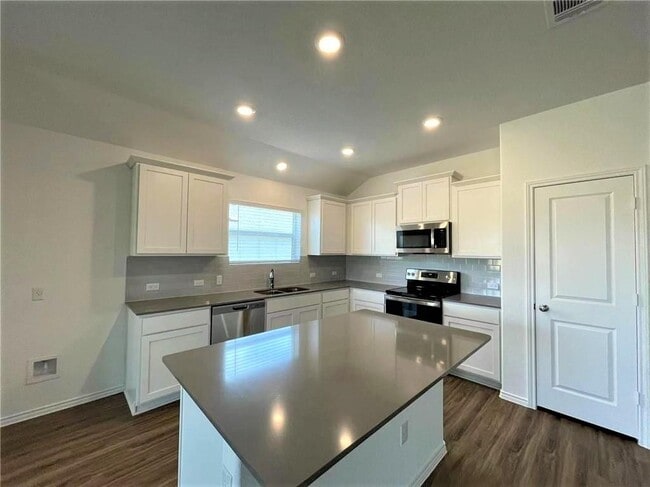 Building Photo - 409 Bluejack Wy