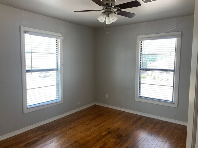 Building Photo - One Bedroom in Plaza District-$500 Off in ...