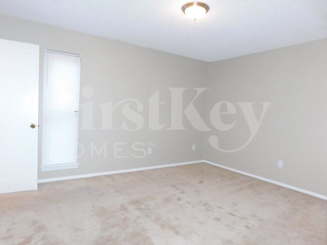 Building Photo - 3037 Leeridge Dr