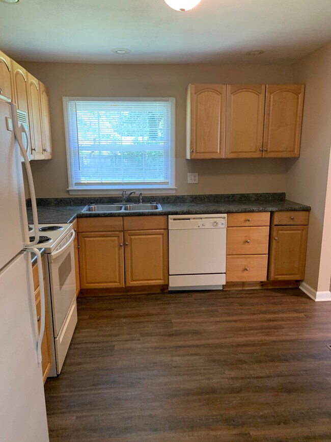 Building Photo - 3516 Willowood Rd