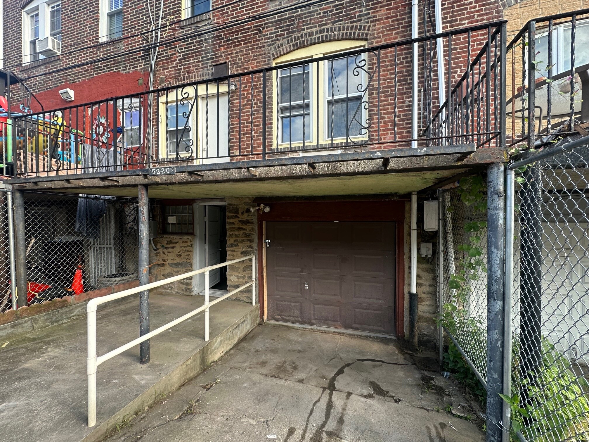 Building Photo - 5220 Ditman St