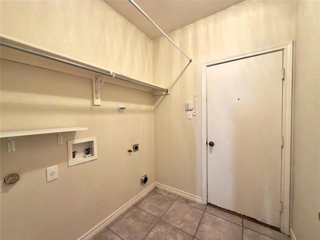 Building Photo - 7917 Creek View Dr