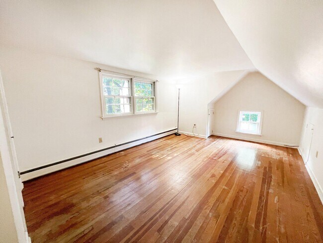 Building Photo - 51 Elfman Dr
