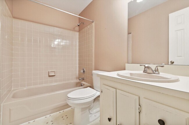 Building Photo - Single Family Home for Rent in Downingtown School District!