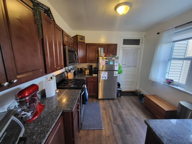 Building Photo - 5428-5430 N Kimball