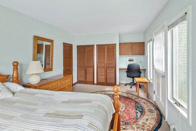 Building Photo - 540 River Rd