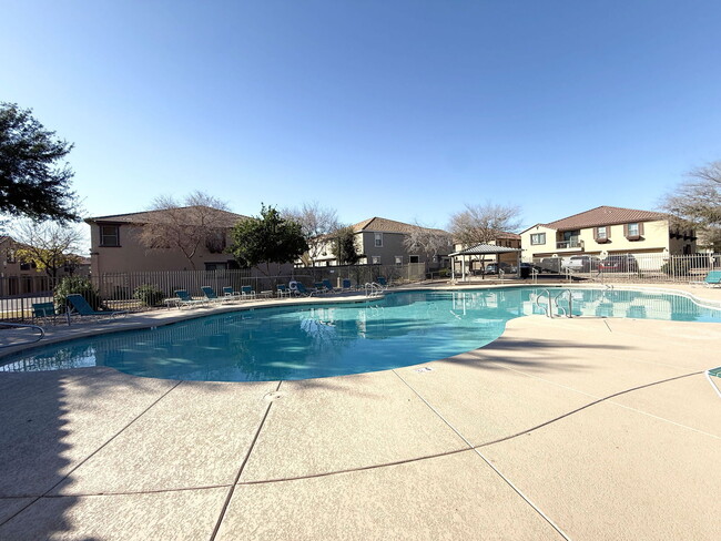 Building Photo - 1330 S Aaron