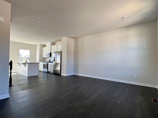 Building Photo - 67 Hewstone Ct