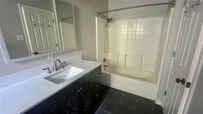 Building Photo - 7501 Shadowridge Run