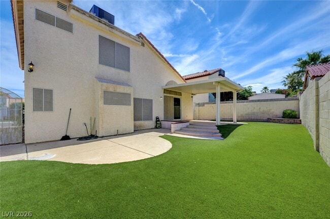 Building Photo - 8752 Raindrop Canyon Ave