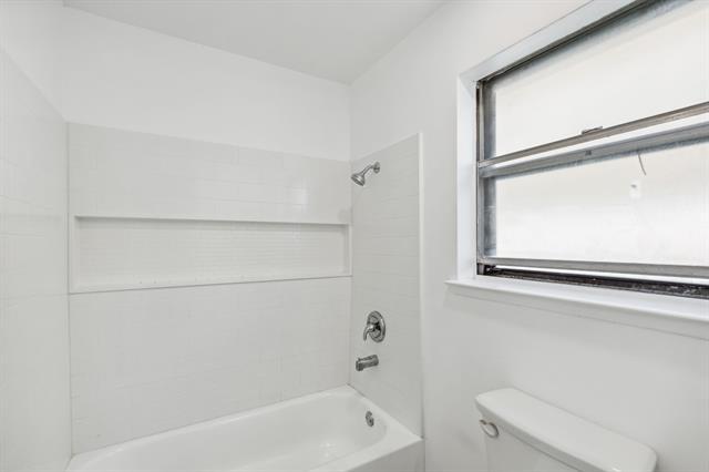 Building Photo - 2129 Richland Dr