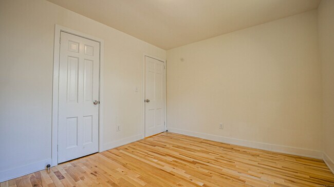 Building Photo - 25 Oakleaf Dr