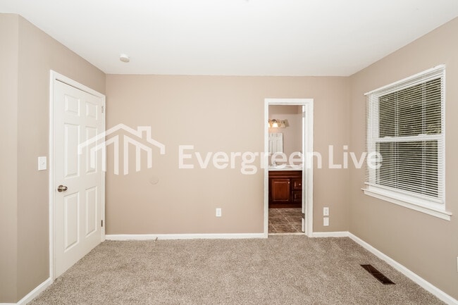 Building Photo - 1119 Startrek Ln