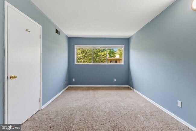 Building Photo - 4903 Americana Dr