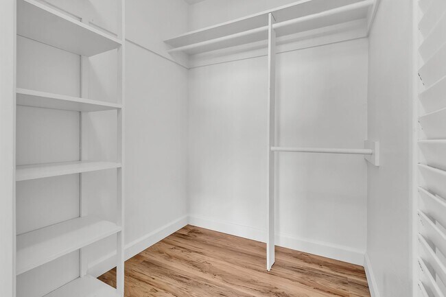 Building Photo - 465 Camino de Gloria