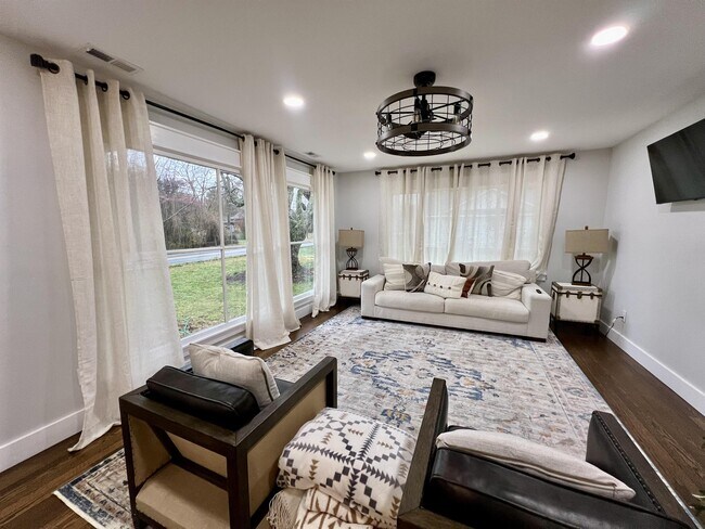 Building Photo - 2609 Old Spartanburg Rd