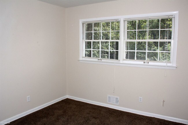 Building Photo - 4 br, 2 bath House - 4077 E Glade Court