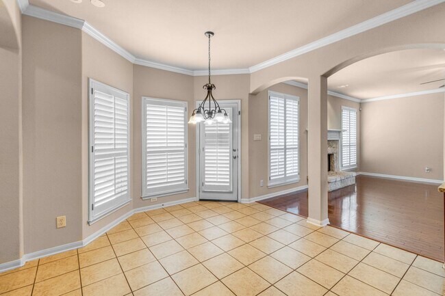 Building Photo - 8707 Roswell Ridge