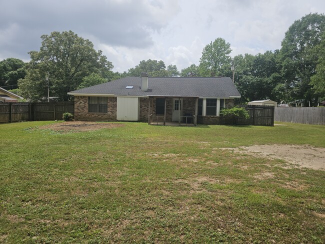 Building Photo - 9420 Burnt Tree Dr