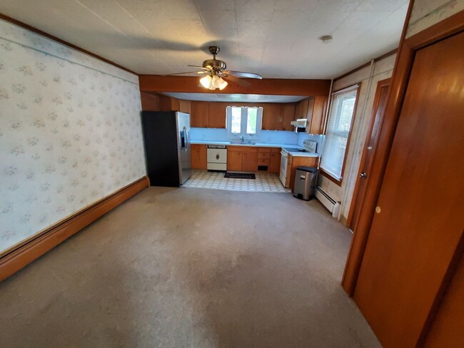 Building Photo - Slate Belt 3 Bedroom 1.5 Bath Home in Pen ...