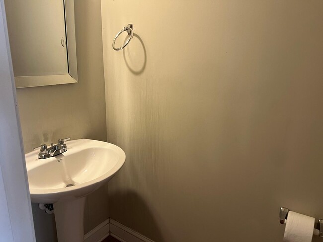 Building Photo - 155 Point Comfort Ln
