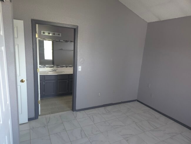 Building Photo - 14509 Encantado Dr