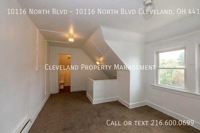 Building Photo - Side-by-side Cleveland Duplex
