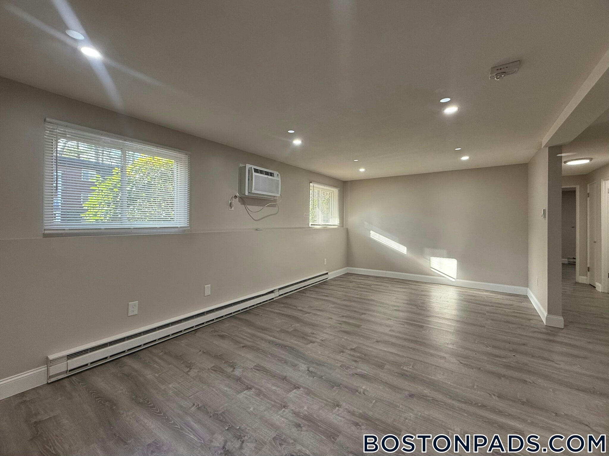 Building Photo - 310 Thompson Rd