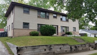 Building Photo - 926 Blackstone Ave
