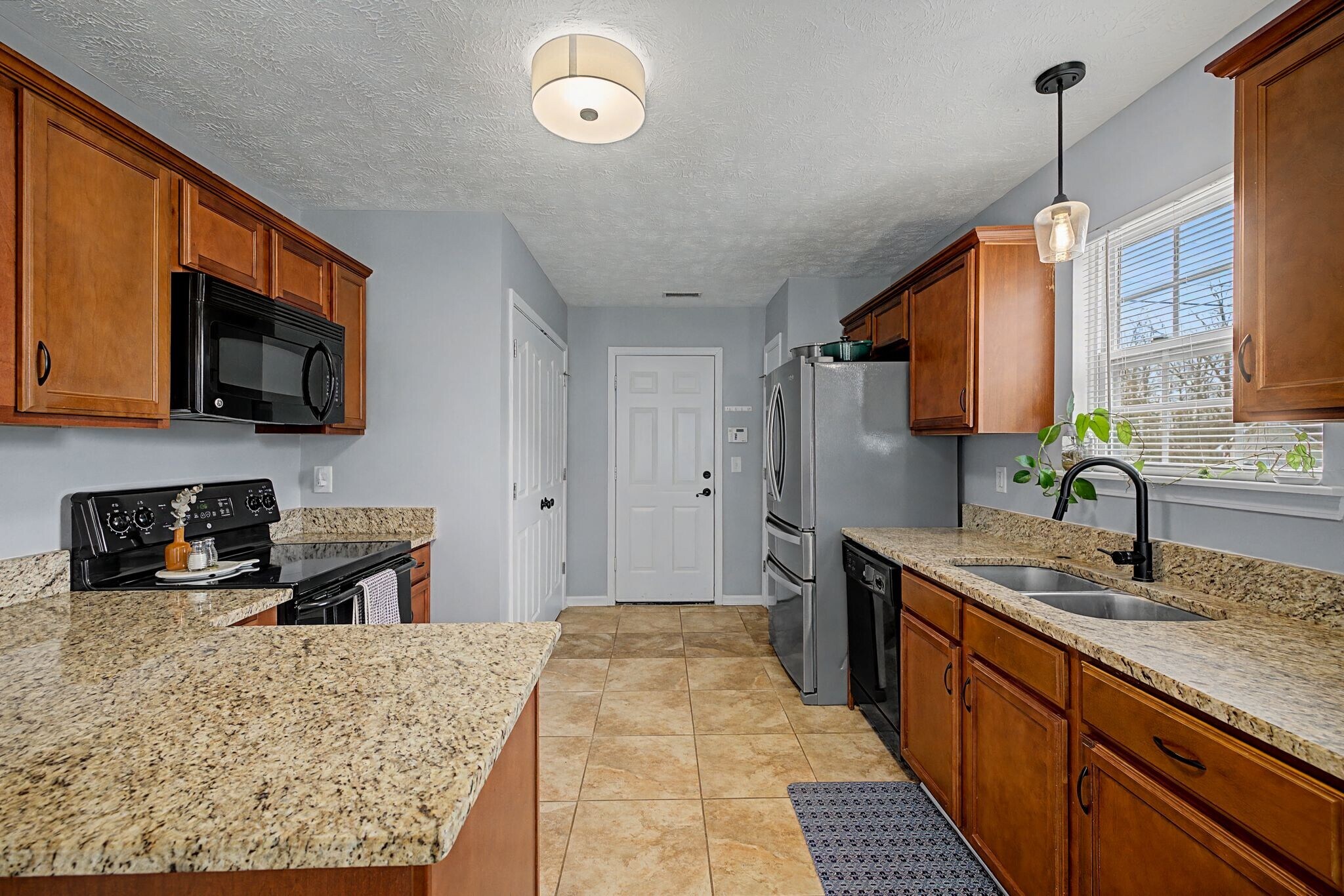 Building Photo - 401 Niagra Ln