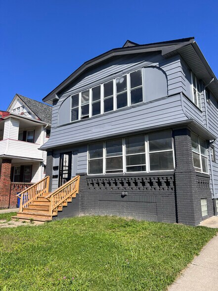 Primary Photo - 3321 E 146th St