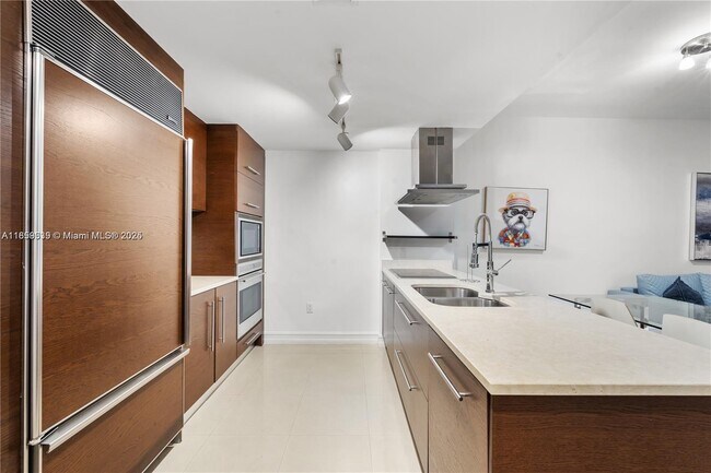 Building Photo - 485 Brickell Ave