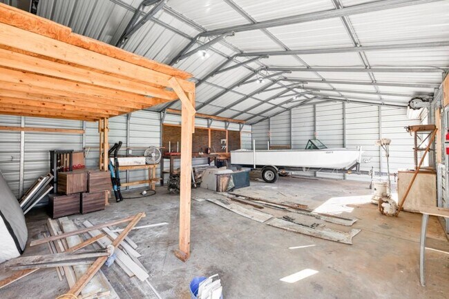 Building Photo - 5143 Ponderosa Farm Rd