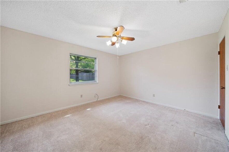 Private room view 2 - 324 texas ave