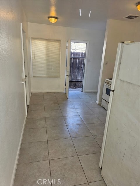 Building Photo - 923 N G St