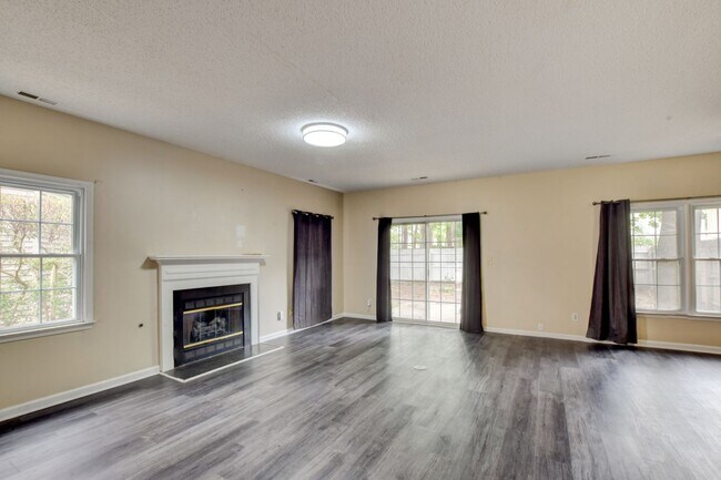 Building Photo - 922 Willow Point