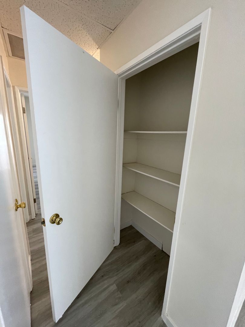 Building Photo - 11459 Collins St