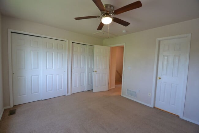 Building Photo - 2 Bed 1.5 Bath Briargate Townhome w/AC