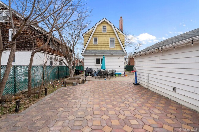 Building Photo - 14-28-28 156th St