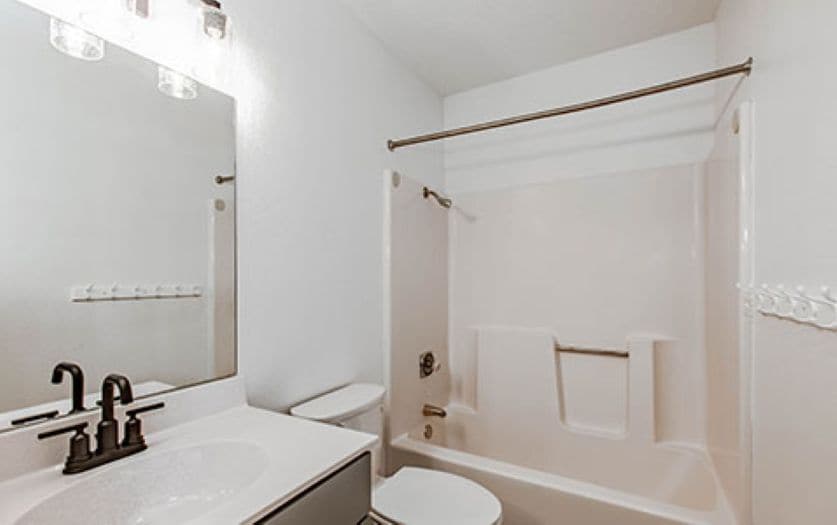 Building Photo - 1121 Range View Cir