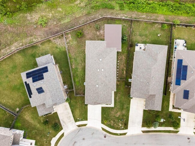Building Photo - 633 Weizenbock Ln