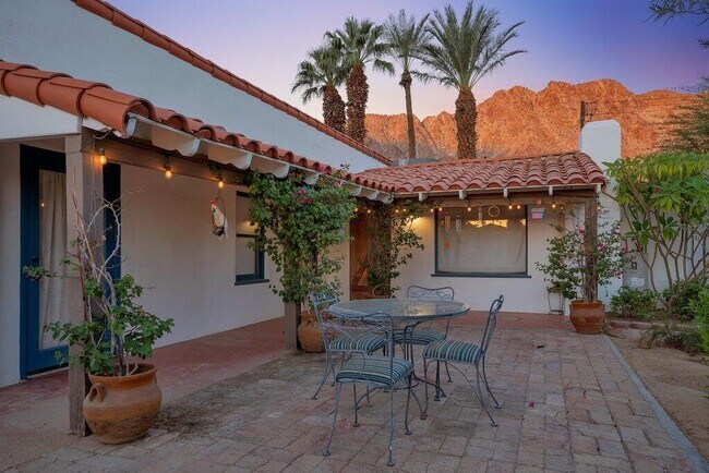 Building Photo - 52123 Avenida Diaz